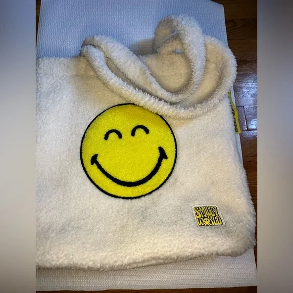 Smiley World Thermal Bag- Primark Bag - Picture 2 of 3